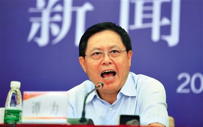 　譚力 男，1955年10月生，漢族，重慶市人，大學(xué)學(xué)歷，有知青經(jīng)歷。2009年3月前，一直在四川工