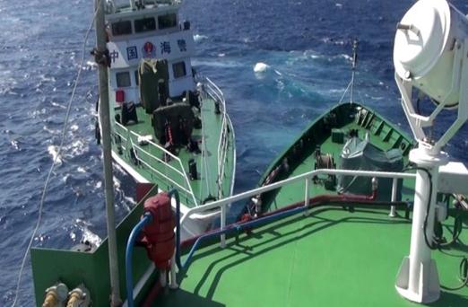 越南拍攝的中國?？樟α孔o(hù)衛(wèi)981鉆井平臺。