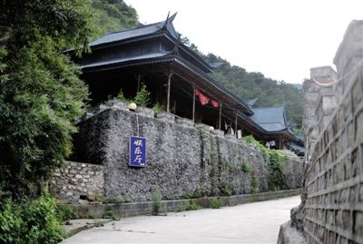 一處仿古“娛樂廳”位于山莊深處。