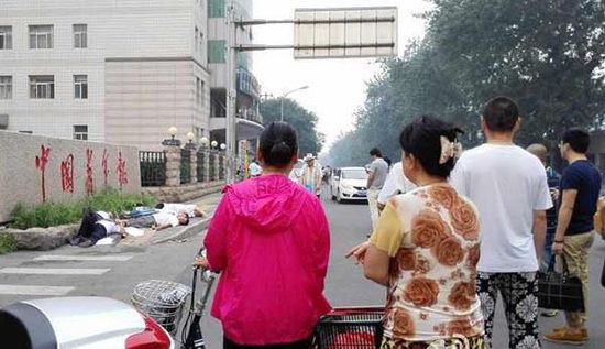 陳建國(guó)看來，那7個(gè)鄉(xiāng)親會(huì)選擇喝農(nóng)藥，他并不意外。