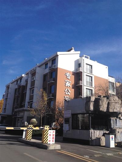 馬超群母親張桂英的一處房產(chǎn)，位于秦皇島開發(fā)區(qū)專家公寓內(nèi)，該房產(chǎn)為馬家巨款、黃金藏匿處。