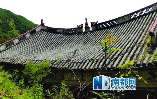 　照光寺在致歉微博中稱，該寺位于蒼山之上，年久失修，且沒有防火通道。
