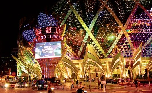 　澳門賭場貴賓廳的冷清，在許多人看來，是當?shù)亟?jīng)濟轉(zhuǎn)型的好機會。