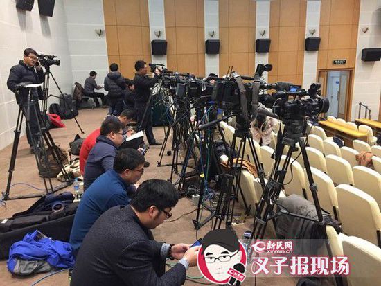 圖說(shuō)：大量媒體聚焦在發(fā)布會(huì)現(xiàn)場(chǎng)。新民晚報(bào)新民網(wǎng)