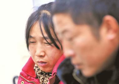 找不到女兒，小王的父母?jìng)碾y過(guò)。