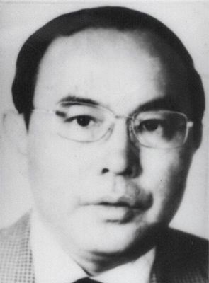 胡玉興 現(xiàn)年59歲，外逃前任山西省太原市住房制度改革辦公室主任，2002年7月逃往澳大利亞或新西蘭。