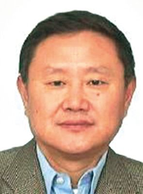 胡奉憲 現(xiàn)年60歲，外逃前任四川韻律實業(yè)發(fā)展公司總經(jīng)理、董事長，2009年11月逃往美國或澳大利亞。