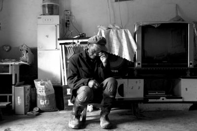 今年73歲的錢智遠(yuǎn)說起女兒錢仁鳳不禁老淚縱橫。