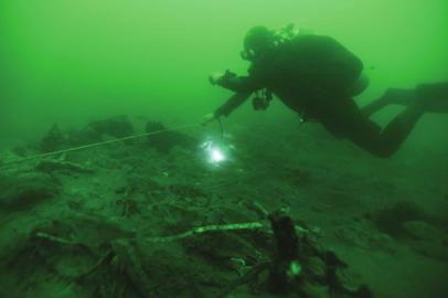 水下測(cè)繪。（圖據(jù)國(guó)家文物局水下文化遺產(chǎn)保護(hù)中心）
