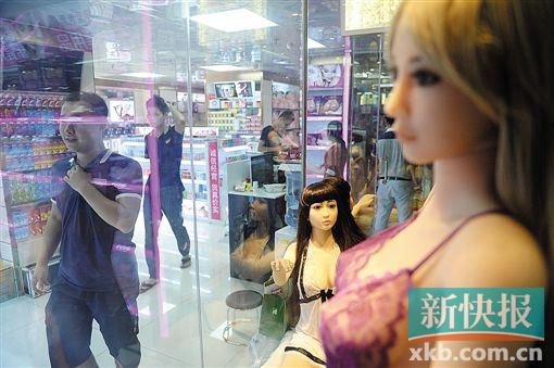廣東成人用品市場調(diào)查。圖為各地的經(jīng)銷商都會在此進貨。新快報記者 孫毅/攝