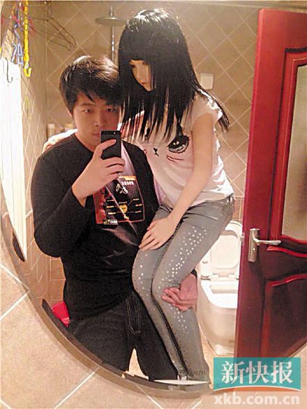 宋渤平常就是這樣抱著重20公斤的小蝶出門。 微博圖