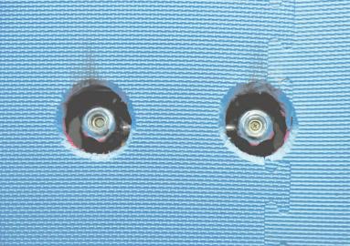 廁所內(nèi)所有的水龍頭開關(guān)都進(jìn)行了軟包。