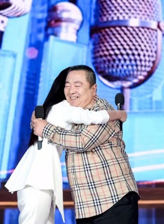 主持人董浩退休淚灑舞臺(tái) 稱(chēng)感謝央視和觀眾