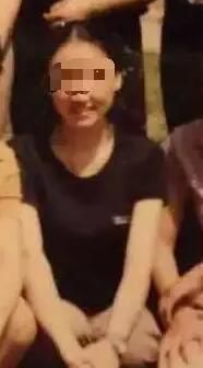 吳老師教音樂，已在該校工作十幾年。