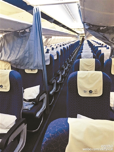 年關(guān)將近，很多人回家的票還沒(méi)有著落，而昨日凌晨，一架從武漢飛往廣州的航班上只有一名女乘客，偌大的客機(jī)成了一個(gè)人的專機(jī)。