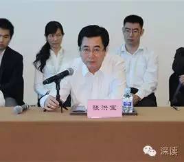 在天津紀(jì)委對(duì)王富強(qiáng)的通報(bào)中指出，王富強(qiáng)從“聽黨的話，永遠(yuǎn)跟黨走，做讓黨放心的人”這一初心出發(fā)，吃過苦、流過汗，曾為天津港保稅區(qū)的建設(shè)和發(fā)展、為天津市招商引資工作作出過貢獻(xiàn)。貢獻(xiàn)被認(rèn)可、贊譽(yù)，其驕傲自滿情緒漸生，覺得