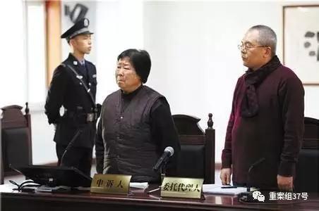 聶樹斌母親張煥枝聽取聶樹斌無罪的判決結(jié)果。 新華社發(fā)