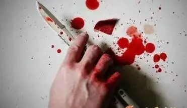 男子用被子捂死妻子 在其胸部、腹部寫(xiě)下我愛(ài)你