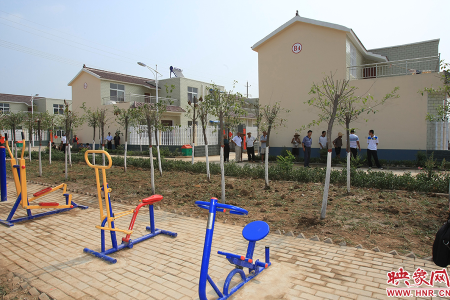 移民遷入后的平頂山市郟縣馬灣移民新村新貌 余培松攝影