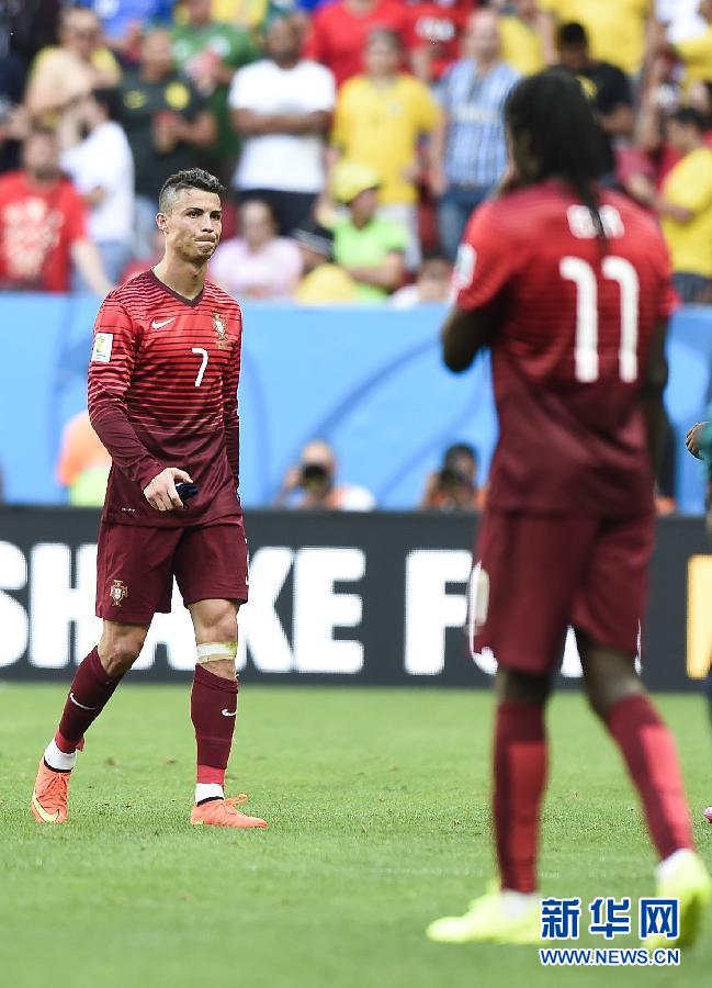 6月26日，葡萄牙隊(duì)球員克·羅納爾多（左）在比賽中。