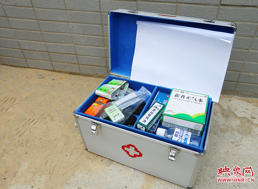 高溫天氣下，防暑藥品是必須準(zhǔn)備的