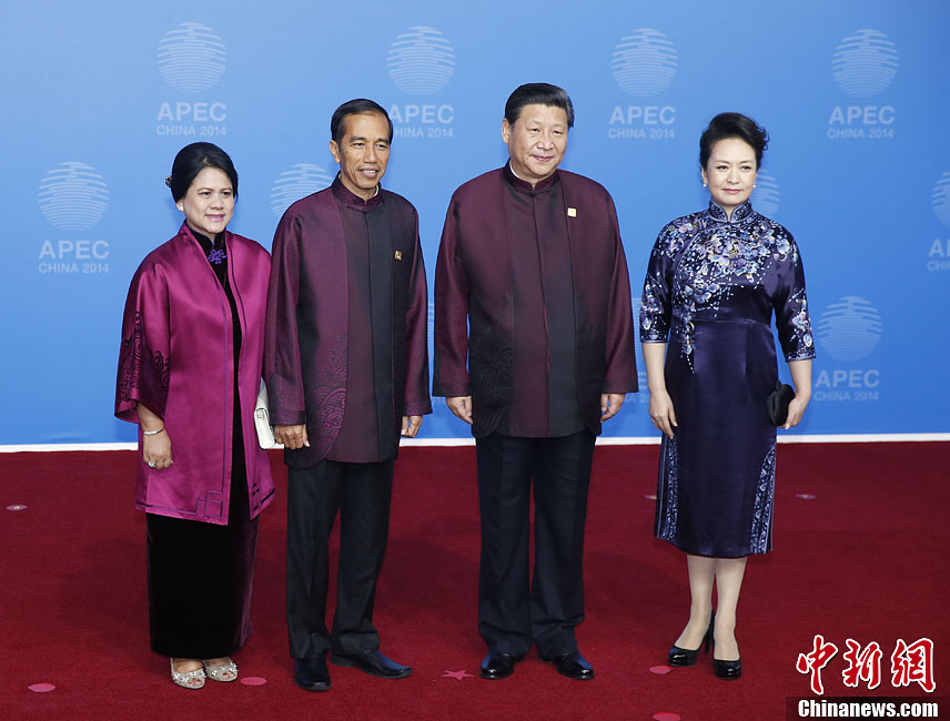 圖為習近平夫婦歡迎印度尼西亞總統(tǒng)佐科·維多多。中新社發(fā) 杜洋 攝