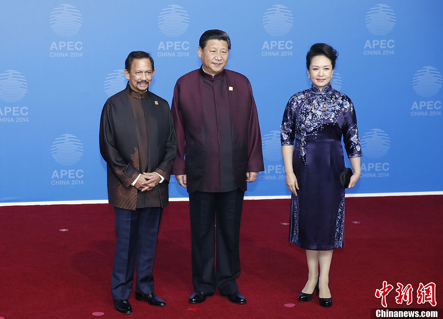 圖為習近平夫婦歡迎文萊蘇丹哈桑納爾。中新社發(fā) 杜洋 攝