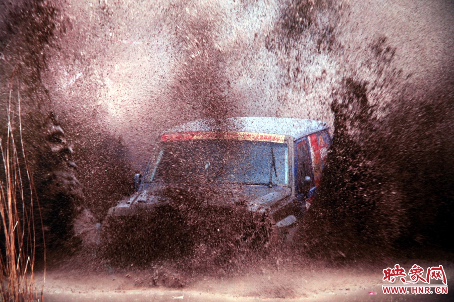 賽車的世界、更是男人的世界。圖為部分參展攝影作品。