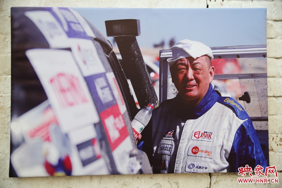 賽車的世界、更是男人的世界。圖為部分參展攝影作品。