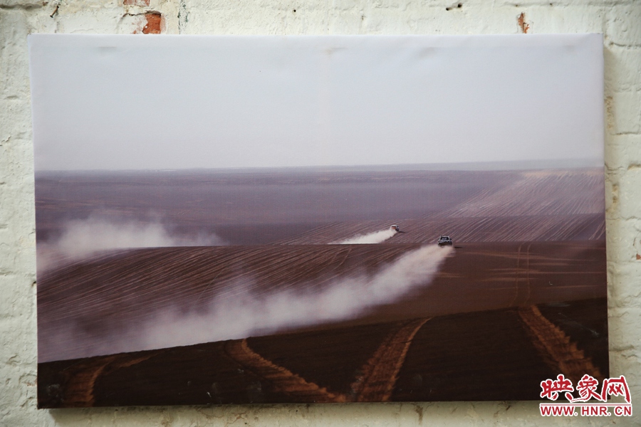 賽車的世界、更是男人的世界。圖為部分參展攝影作品。