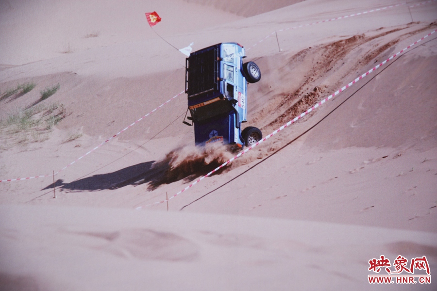 賽車的世界、更是男人的世界。圖為部分參展攝影作品。