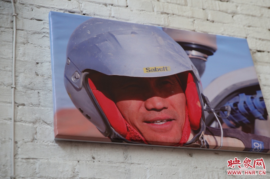 賽車的世界、更是男人的世界。圖為部分參展攝影作品。