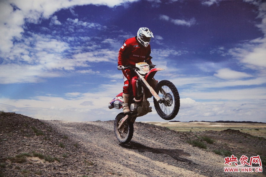 賽車的世界、更是男人的世界。圖為部分參展攝影作品。