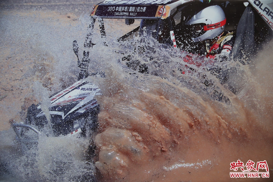 賽車的世界、更是男人的世界。圖為部分參展攝影作品。