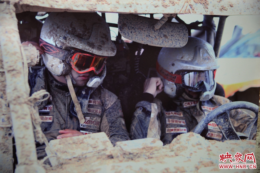 賽車的世界、更是男人的世界。圖為部分參展攝影作品。