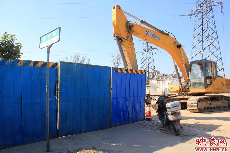 事發(fā)地點已經(jīng)拉起圍擋。