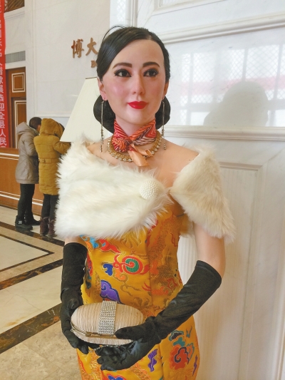 若不是這身似是而非的衣服，你能認出這是范冰冰嗎？