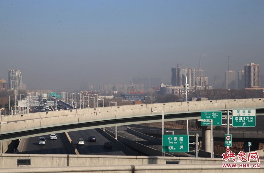 西三環(huán)與隴海高架立交出入口。