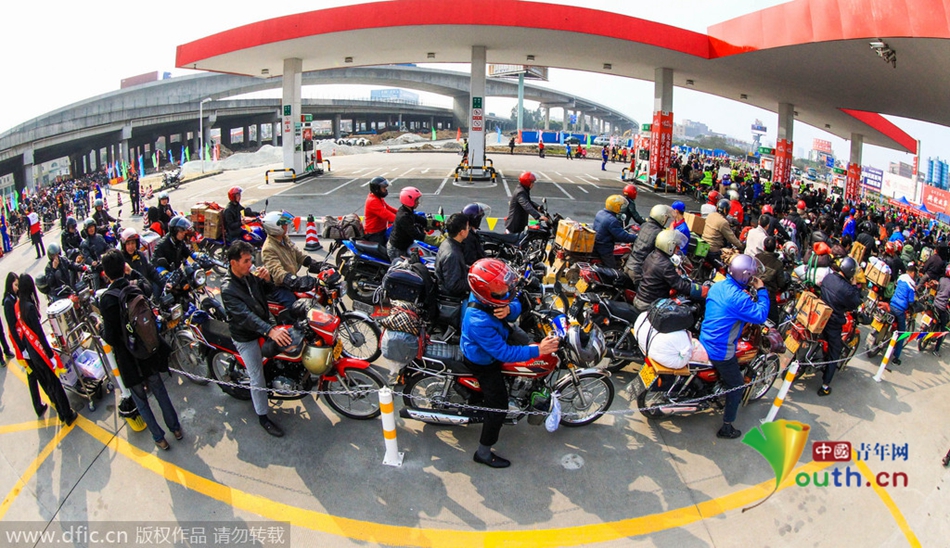 今年廣東、廣西兩省共193座中石化油站將為返鄉(xiāng)車主提供“6+X”免費服務，并將為1萬名“返鄉(xiāng)摩騎”免