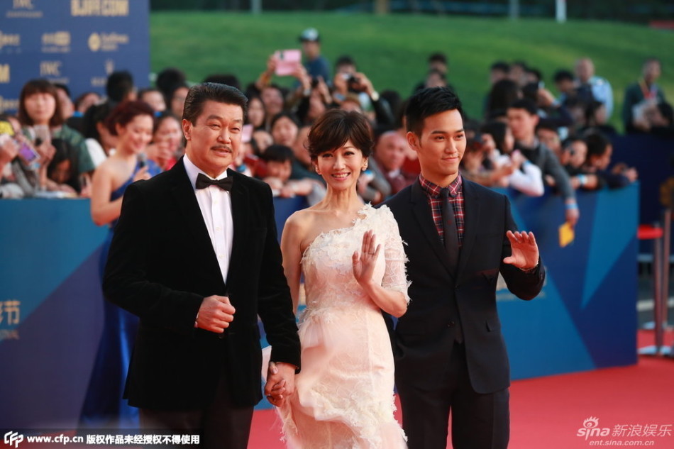 北影節(jié)閉幕豐胸美腿爭(zhēng)艷 新老女神齊來(lái)襲