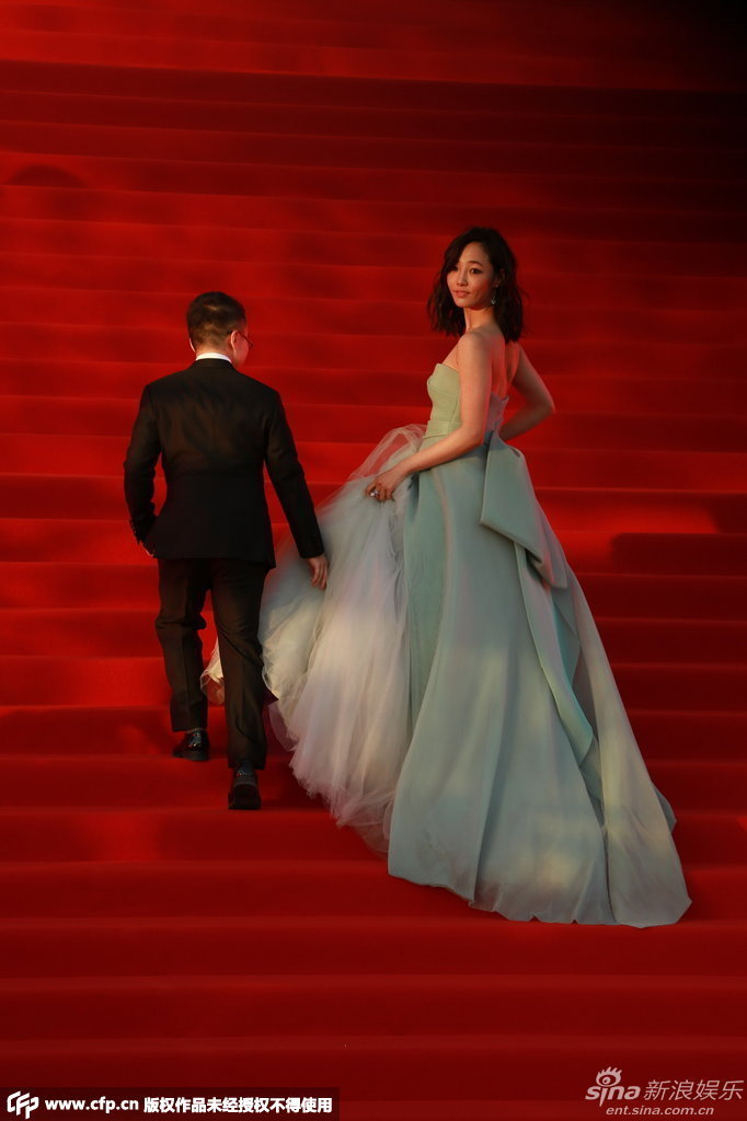 北影節(jié)閉幕豐胸美腿爭(zhēng)艷 新老女神齊來(lái)襲