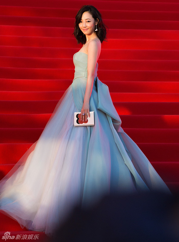 北影節(jié)閉幕豐胸美腿爭(zhēng)艷 新老女神齊來(lái)襲