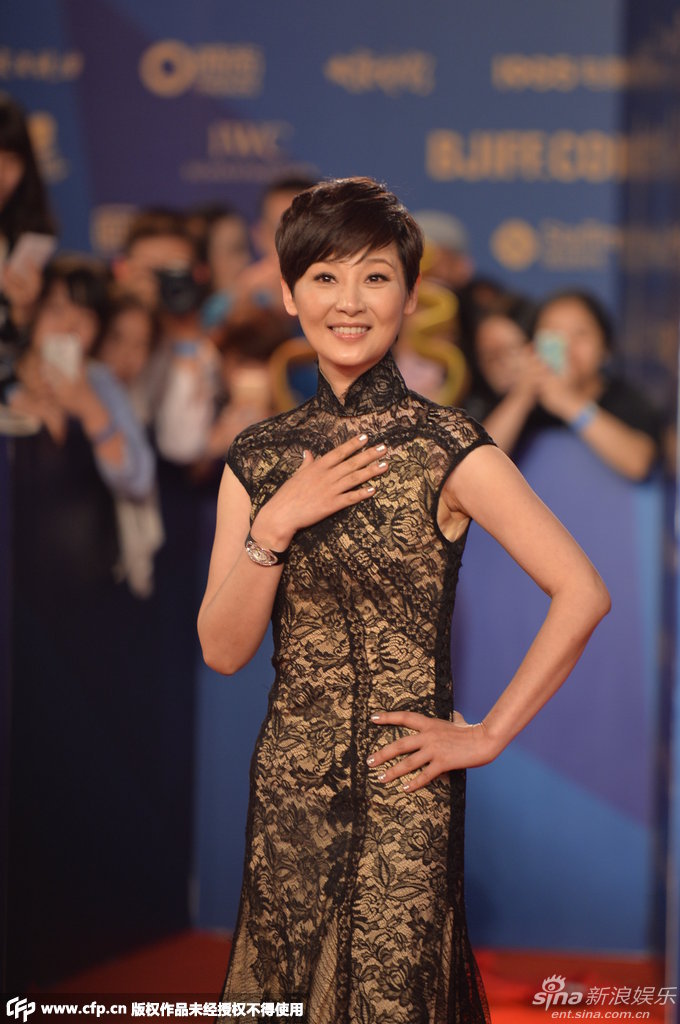 北影節(jié)閉幕豐胸美腿爭(zhēng)艷 新老女神齊來(lái)襲