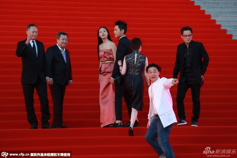 北影節(jié)閉幕豐胸美腿爭(zhēng)艷 新老女神齊來(lái)襲