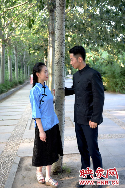 輕輕的凝視，勝卻了千言萬語。