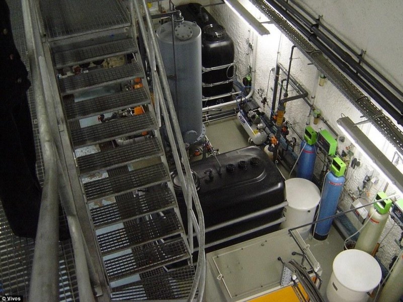 圖為堡壘內(nèi)的儲(chǔ)水和發(fā)電系統(tǒng)，同時(shí)還配備溫度調(diào)節(jié)與通風(fēng)設(shè)備。