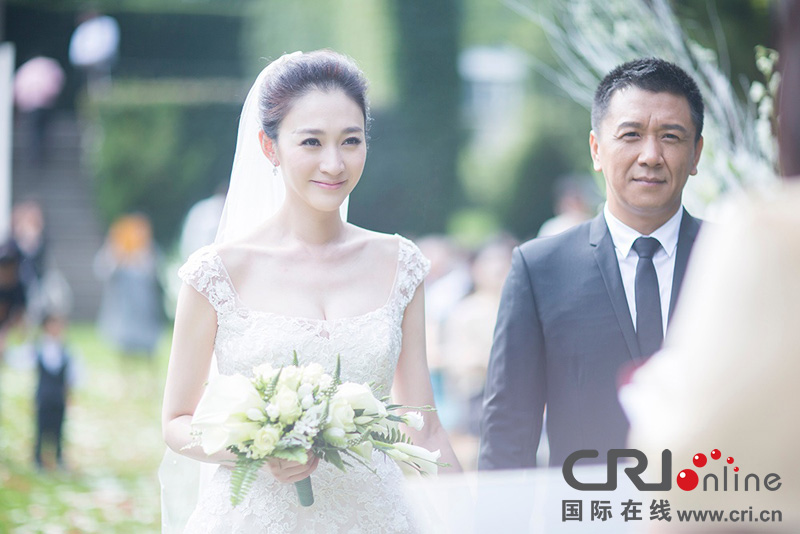 李小冉比利時(shí)辦婚禮 朱丹、鐘欣潼、應(yīng)采兒做伴娘