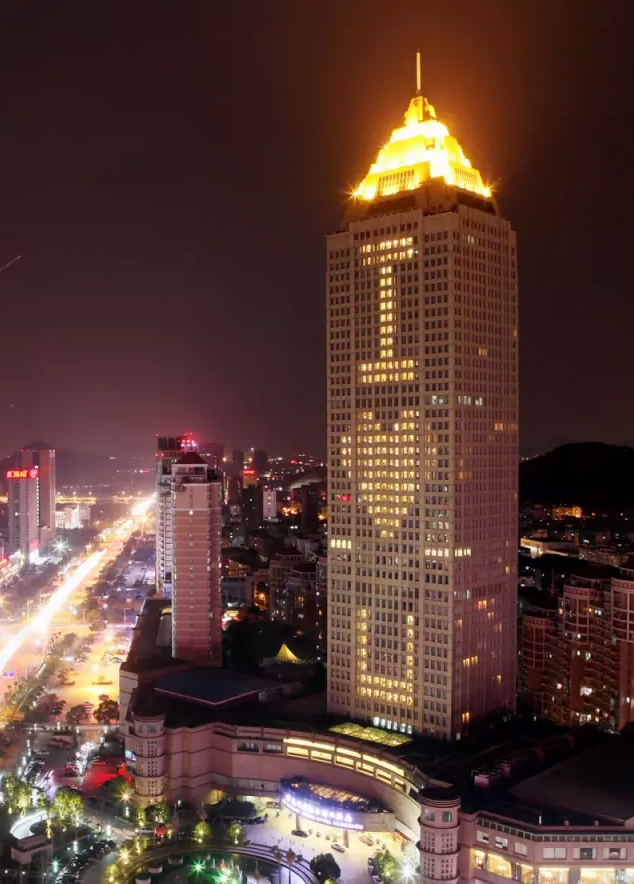 情人節(jié)最溫暖告白！84歲老人包下整樓示愛(ài)老伴