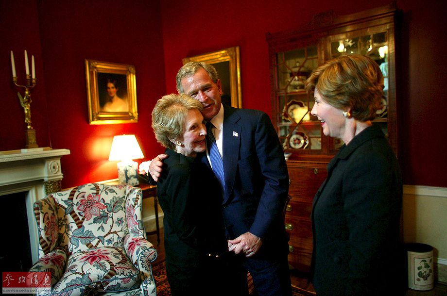 各國領(lǐng)導(dǎo)人退休后都干啥？小布什刷盤布朗教書