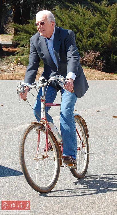 各國領(lǐng)導(dǎo)人退休后都干啥？小布什刷盤布朗教書